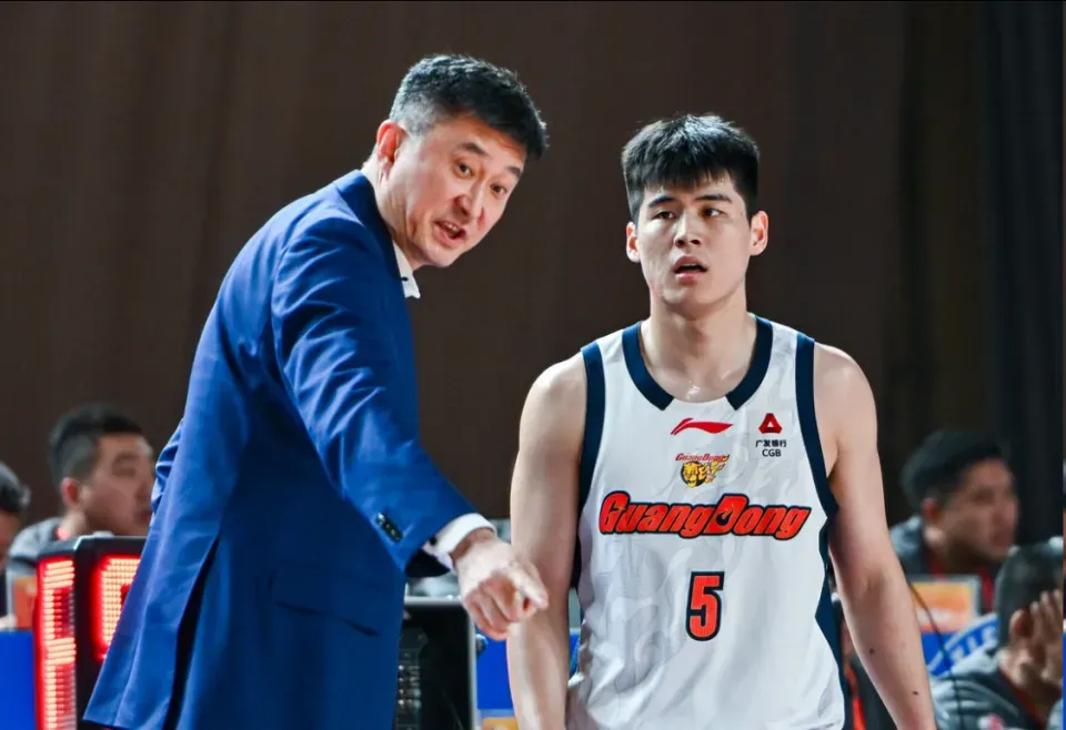 kaiyun-怎么培养新人？李悦洲季后赛场均21分钟，陈家政+王洪泽2分24秒